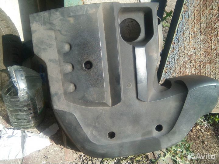 Крышка двигателя Нива Шевроле