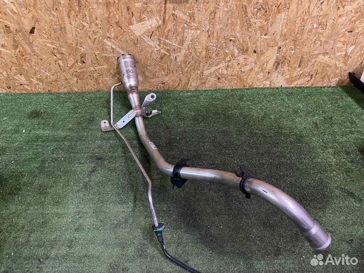 Заливная горловина топливного бака volvo XC40