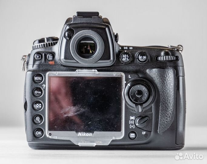 Зеркальный полнокадровый фотоаппарат Nikon D700