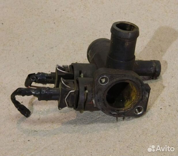 Фланец охлаждения с датчиками VW Passat B3