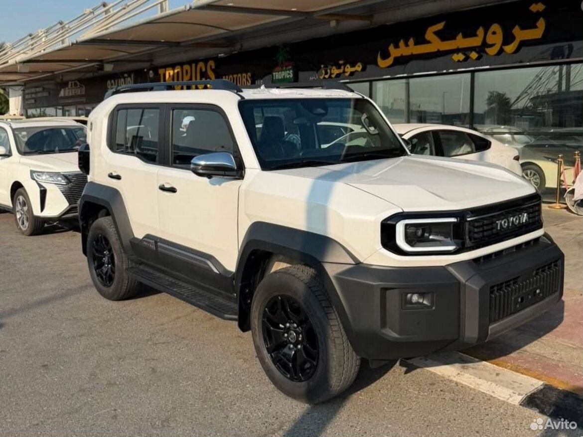 Toyota Land Cruiser FJ 2.7 AT, 2026