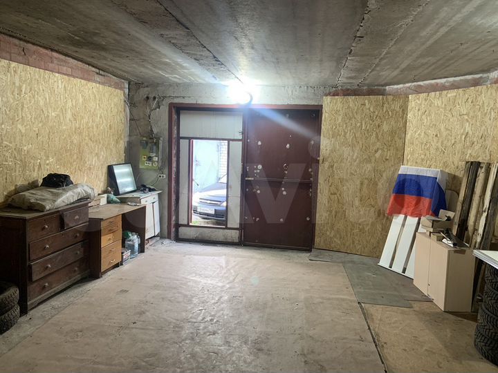 Гараж, > 30 м²