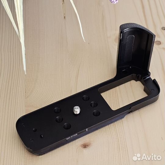 Расширитель хвата Meike для камеы Fujifilm X-T2