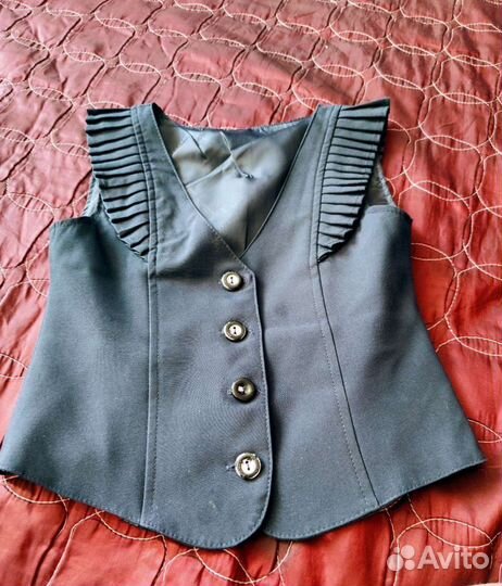 Жилетка для девочки школьная р-р 128-134