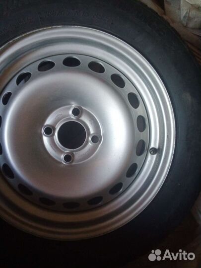 Продаю авто запчасть на санг енг истана