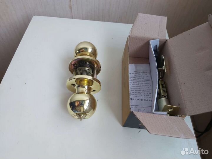 Дверные ручки межкомнатные с замком