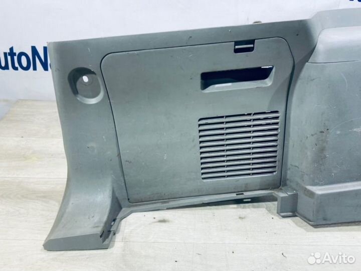 Обшивка багажника левая Nissan Armada SUV VK56DE