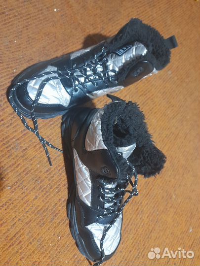 Кроссовки женские тёплые