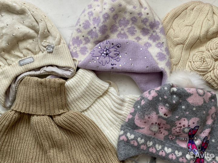 Зимние шапки и манишки