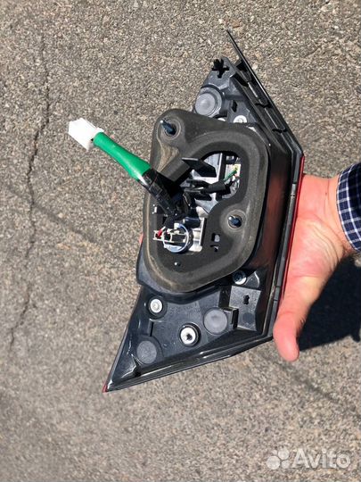 Задние фонари крышки багажника 2шт Toyota Camry 70