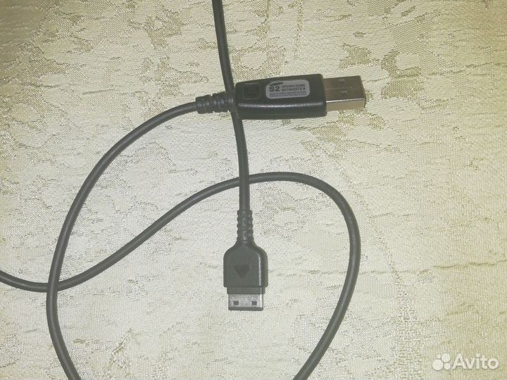 Наушники и кабель к телефону Samsung