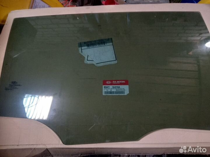 Заднее стекло