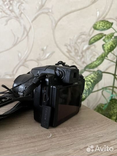 Цифровой фотоаппарат Nikon coolpix p500