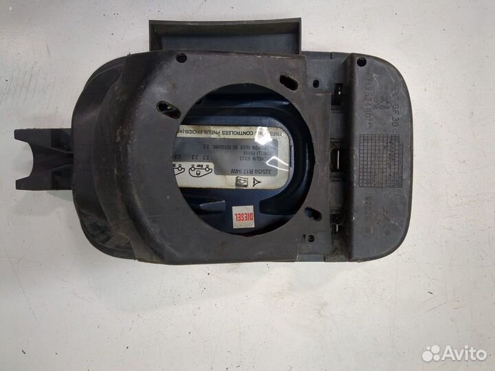 Лючок бензобака Peugeot 607, 2002