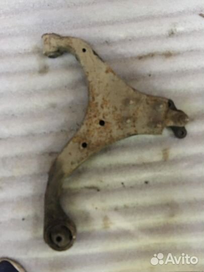 Рычаг подвески передний правый