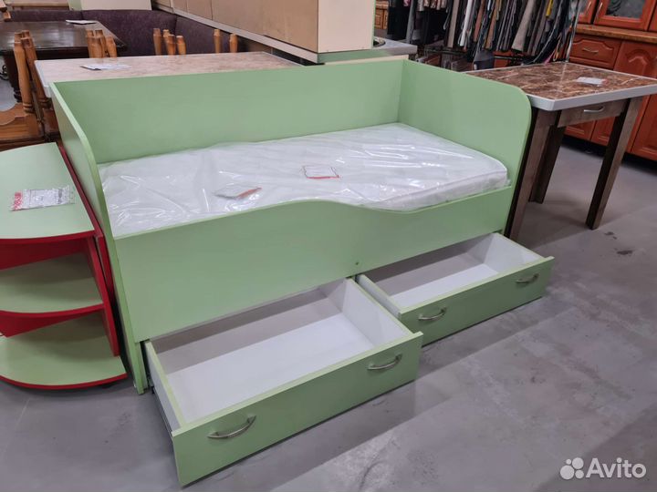 Кровать детская с ящиками