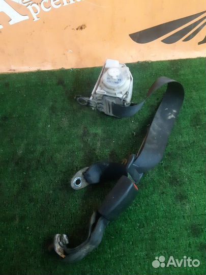 Ремень безопасности задний Mitsubishi Lancer 1.6