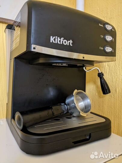 Кофеварка KitFort кт-718, рожковая
