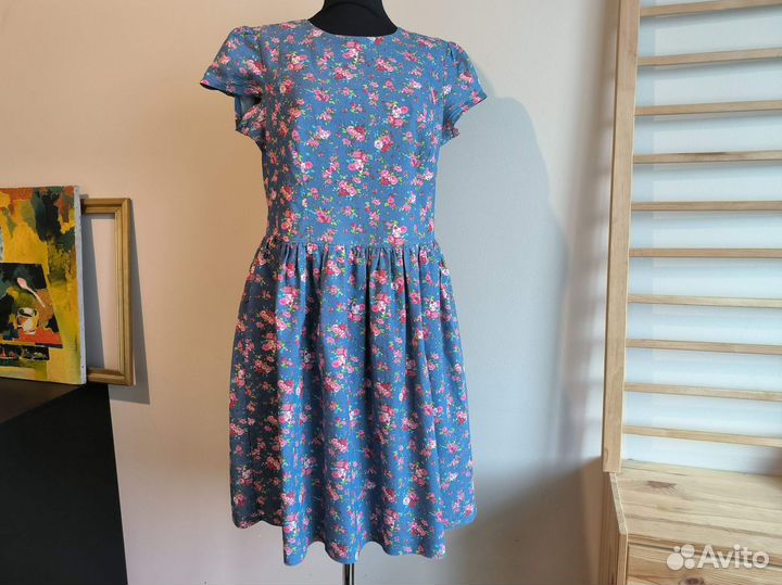 Женское хлопковое платье миди джинсовое в цветочек