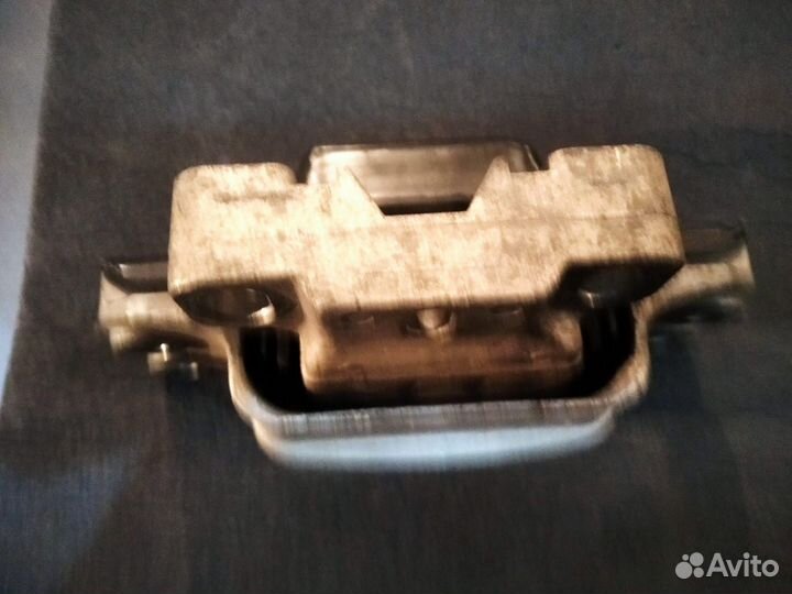 Подушка кпп VAG левая