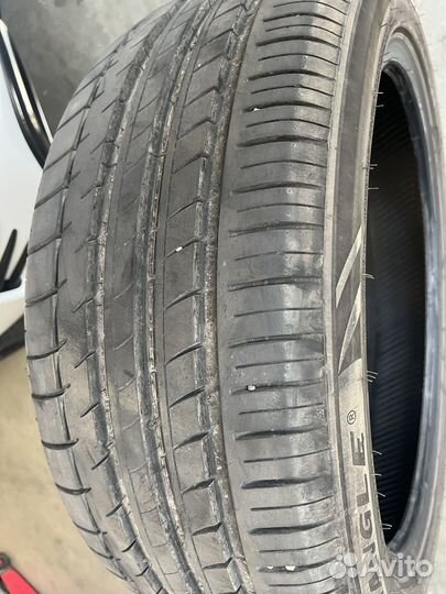 Triangle Sports TH201 235/45 R19 99W