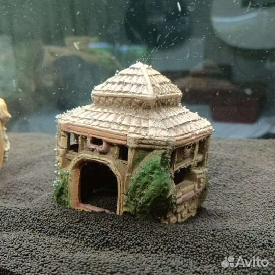 Декорации для аквариума: замок, грот, домик