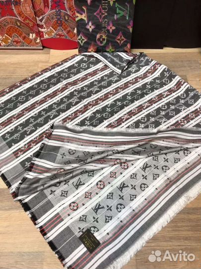 Платок Louis Vuitton