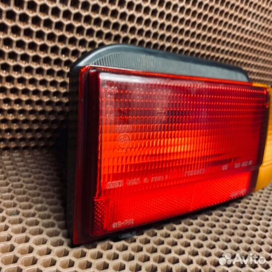 Фонарь задний правый Nissan Prairie 1991