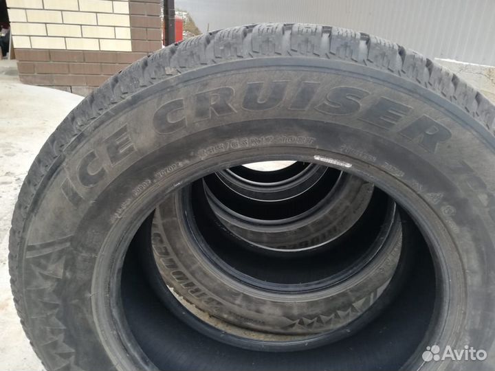 Bridgestone Ice Cruiser 7000 235/65 R17