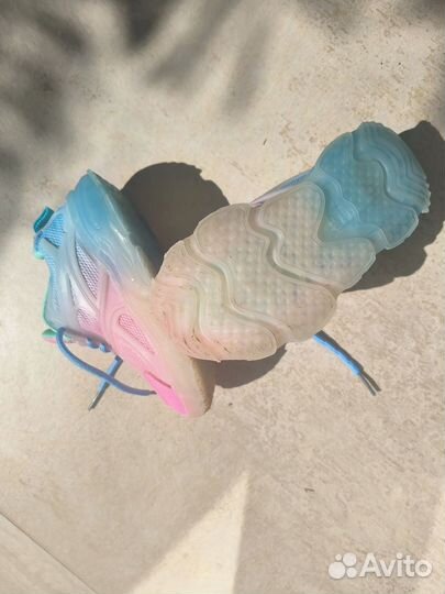 Кроссовки детские