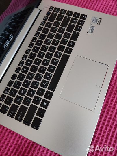 Asus Intel Core i7/8/SSD 240/ 14