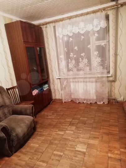 Комната 13 м² в 8-к., 3/5 эт.