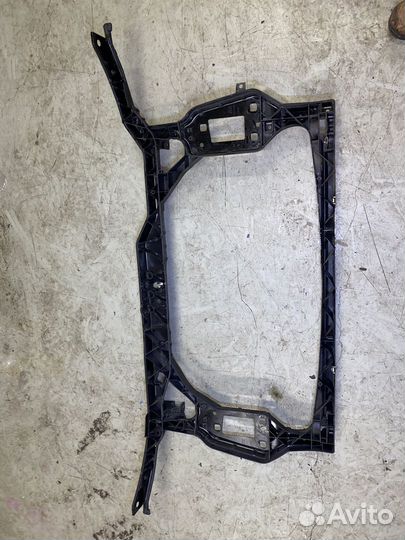 Телевизор (рамка радиатора) Audi A4 B8 8K5 8K2 8K0