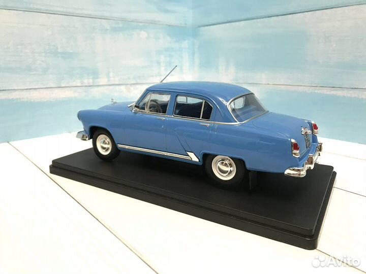 Модель Волга газ-21 в боксе 1/24 Hachette