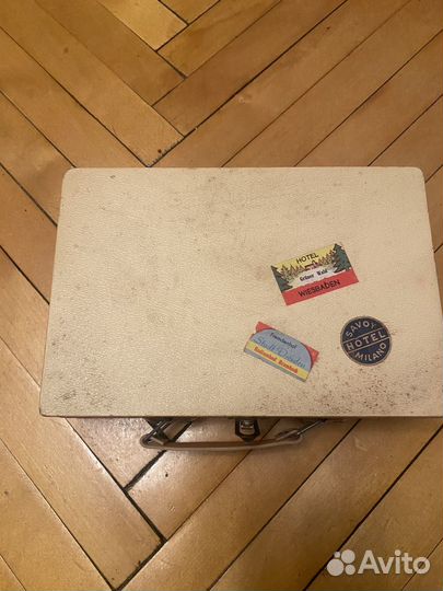 Маленькая куколка СССР винтаж, игрушечный чемодан