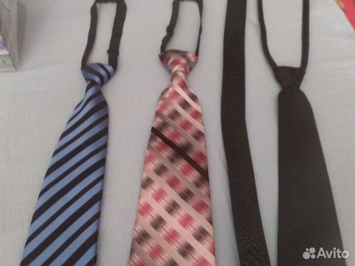 Галстуки и ремень школьникам