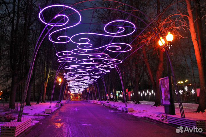 Новогоднее оформление световыми фигурами животных