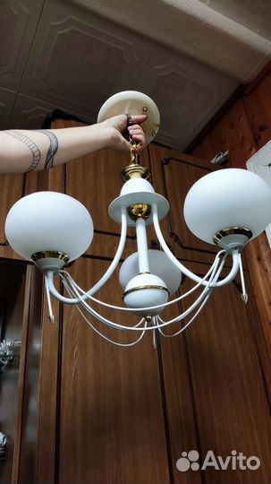 Люстра потолочная белая