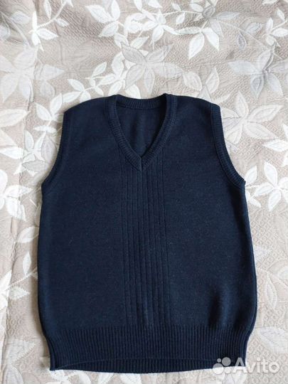 Жилетка для школы на мальчика