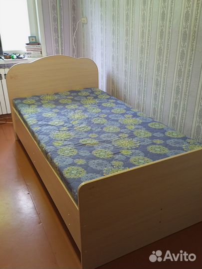 Кровать полуторка