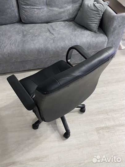 Офисный стул на колесиках, компьютерный стул