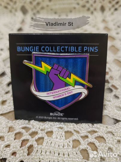 Коллекционный значок pin Destiny 2 + одна эмблема