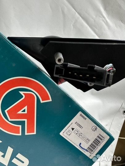 Зеркало левое Skoda Octavia 96-10