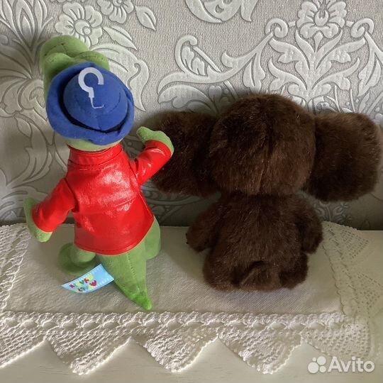 Чебурашка и крокодил Гена игрушка