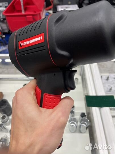 Пневматический гайковерт на 1/2