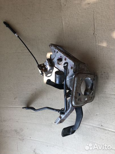 Педаль газа тормоза в сборе Toyota Passo Пассо 1