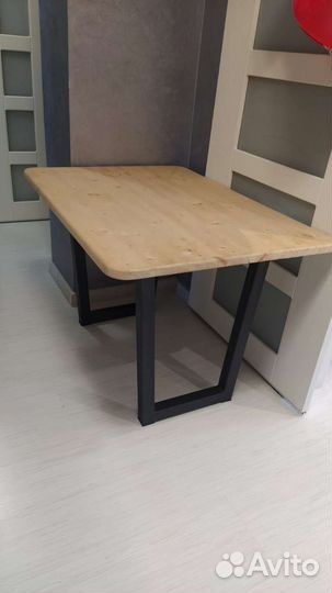 Стол в стиле лофт