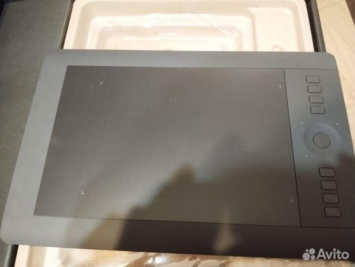 Графический планшет wacom Intuos Pro M (PTH-651)