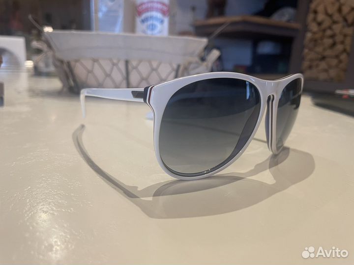Солнцезащитные очки emporio armani