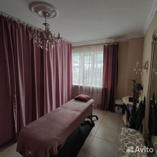 Рабочее место в аренду плюс вакансия мастера